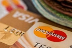 稳定消费与合理还款，提升美团生活费额度